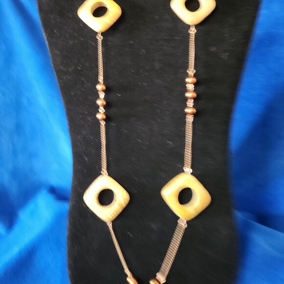 Earthy Statement Necklace - Picture 2 of 2